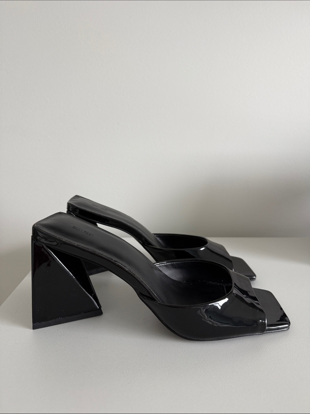 OAK + FORT Black Patent Square-Toe Block Heel Mules